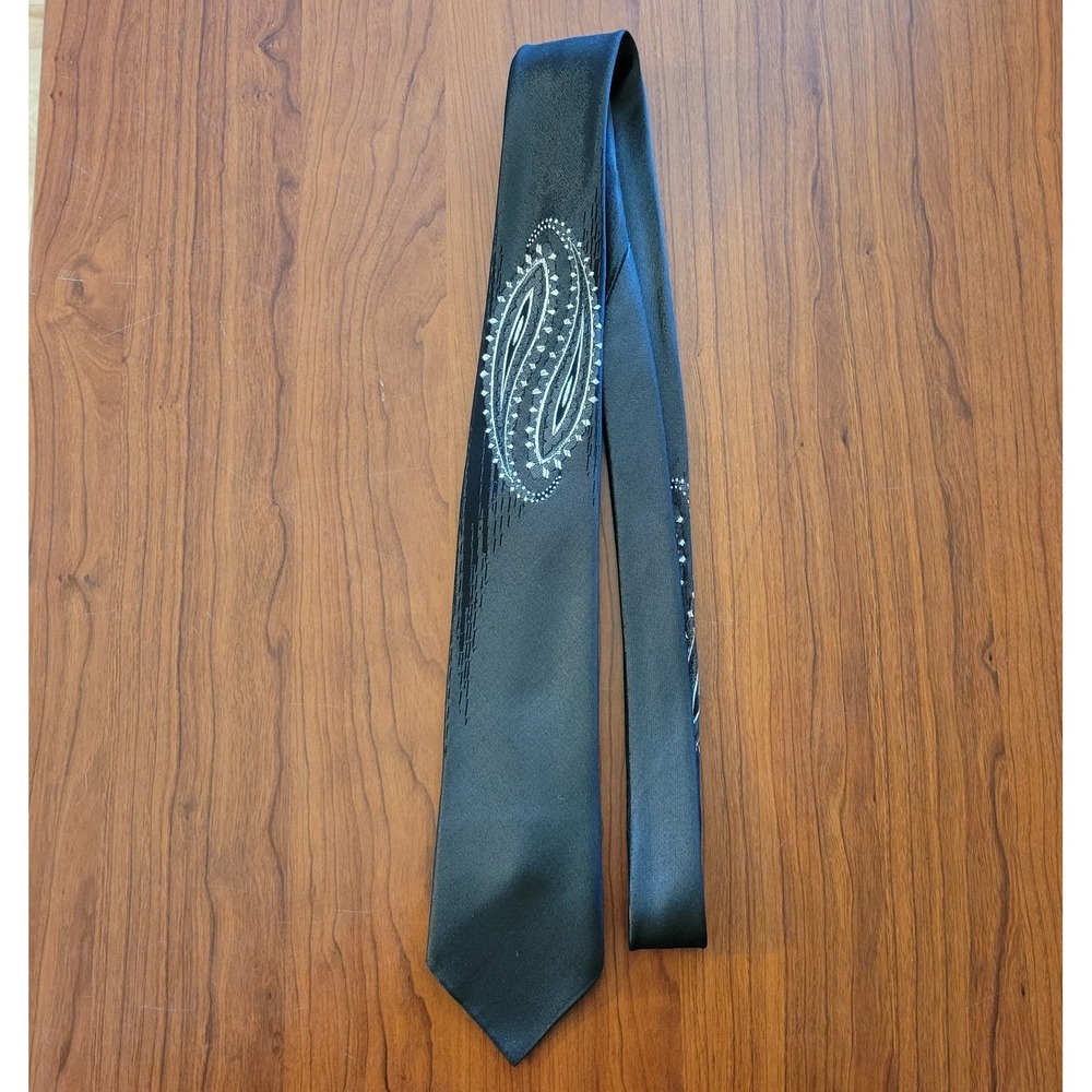 Vintage Wembley Black Paisley Yin Yang Necktie 56 X 2.5 Skinny